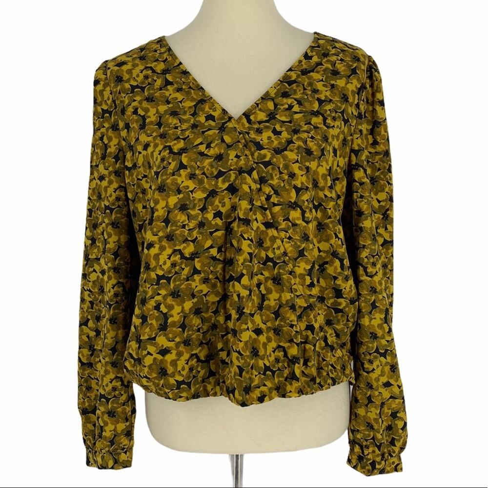 A New‎ Day Green Floral Clasp Front Blouse Size Medium